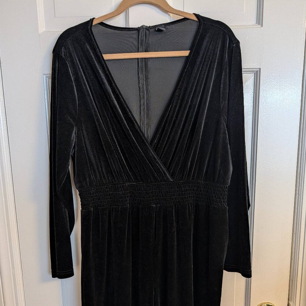 Shein Black Velour Jumpsuit — Long Sleeve Deep V-Neck — Elastic Wasit - Size 2XL